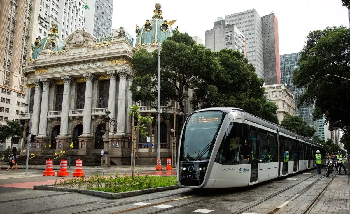 Studios na Rua Uruguaiana com lazer e mobilidade -VLT na Proximidade